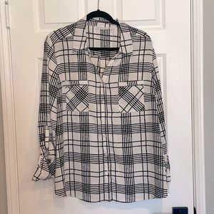 Notations black and white button up size XLB4